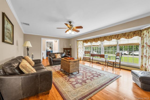 383 Munsell Road, East Patchogue, NY 11772