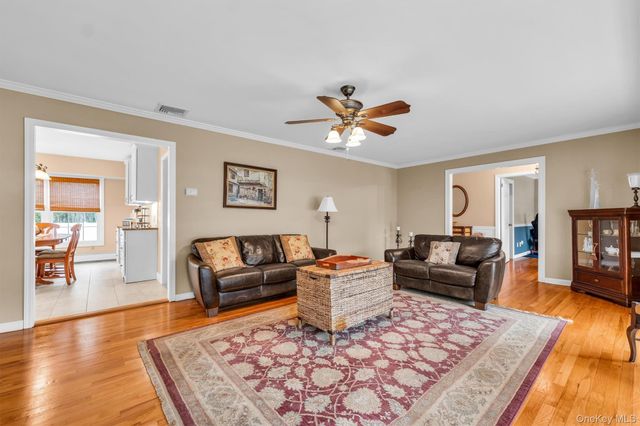 383 Munsell Road, East Patchogue, NY 11772