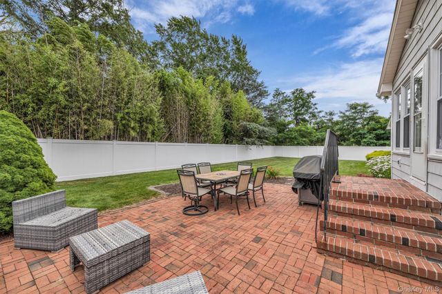 383 Munsell Road, East Patchogue, NY 11772