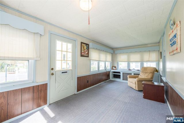 11 Oak Grove Road, Caldwell, NJ 07006