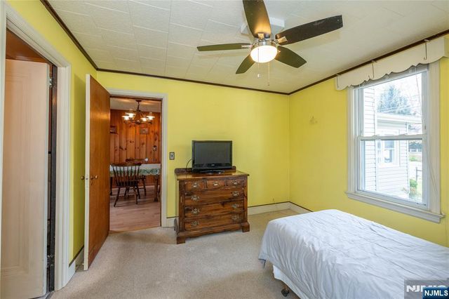 11 Oak Grove Road, Caldwell, NJ 07006