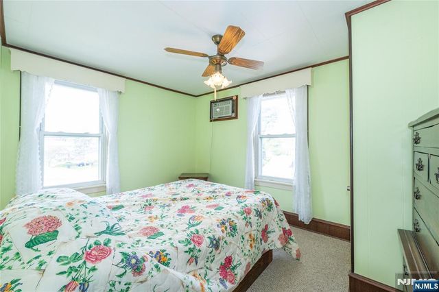 11 Oak Grove Road, Caldwell, NJ 07006