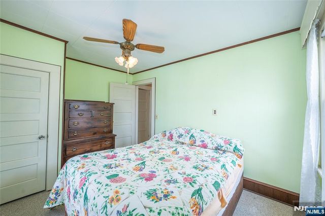 11 Oak Grove Road, Caldwell, NJ 07006