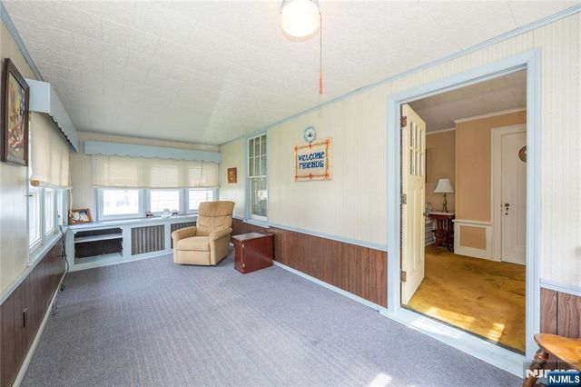 11 Oak Grove Road, Caldwell, NJ 07006