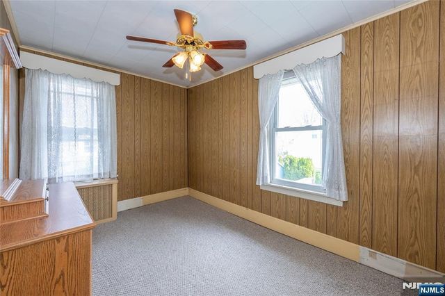 11 Oak Grove Road, Caldwell, NJ 07006