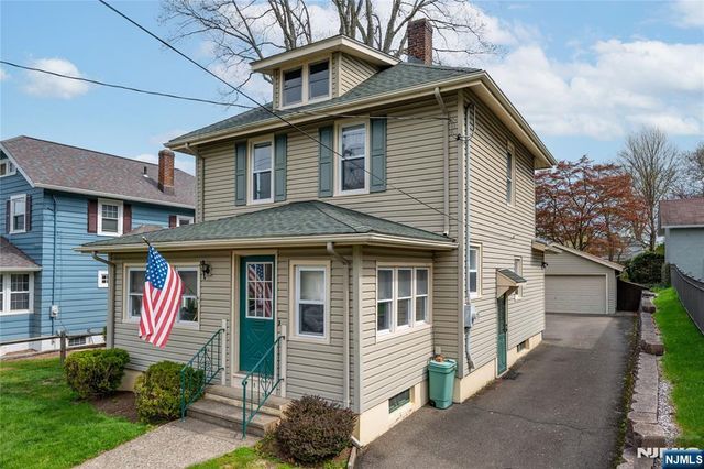 11 Oak Grove Road, Caldwell, NJ 07006