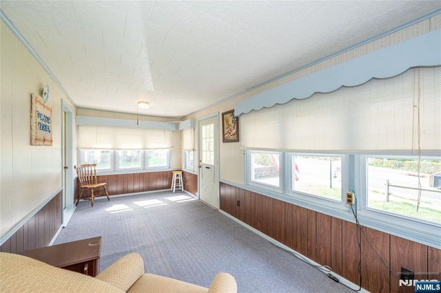 11 Oak Grove Road, Caldwell, NJ 07006