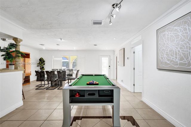 2101 NE 25th St, Wilton Manors, FL 33305