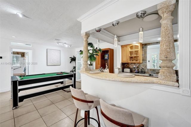 2101 NE 25th St, Wilton Manors, FL 33305