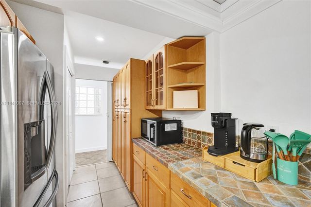 2101 NE 25th St, Wilton Manors, FL 33305