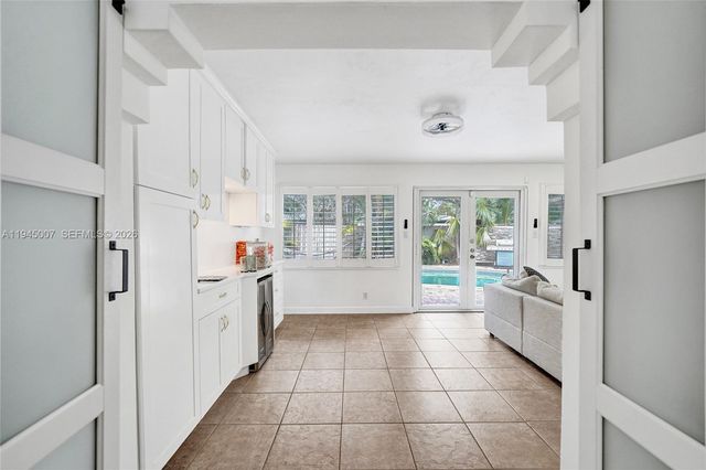 2101 NE 25th St, Wilton Manors, FL 33305