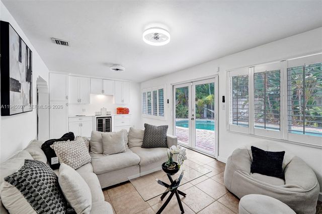 2101 NE 25th St, Wilton Manors, FL 33305