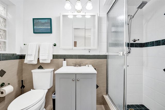 2101 NE 25th St, Wilton Manors, FL 33305