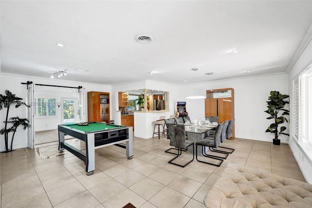 2101 NE 25th St, Wilton Manors, FL 33305