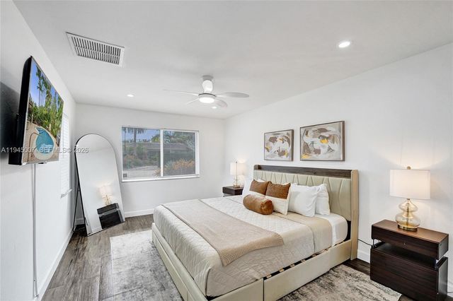 2101 NE 25th St, Wilton Manors, FL 33305