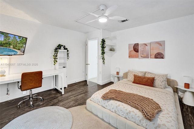 2101 NE 25th St, Wilton Manors, FL 33305