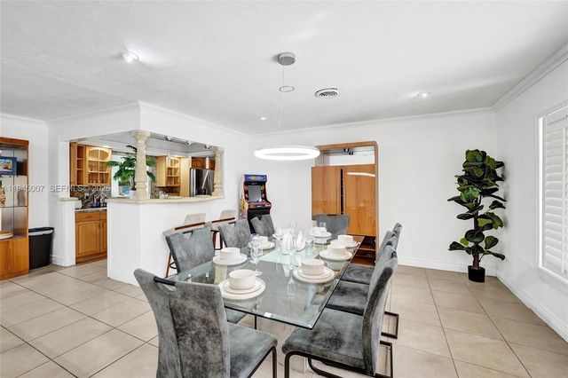 2101 NE 25th St, Wilton Manors, FL 33305