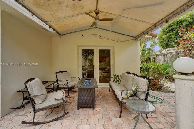 2101 NE 25th St, Wilton Manors, FL 33305