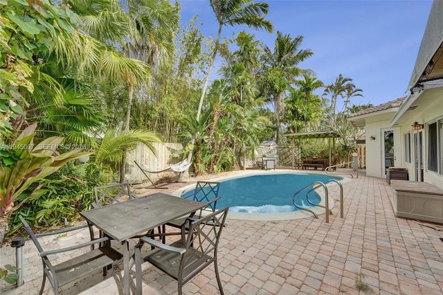 2101 NE 25th St, Wilton Manors, FL 33305