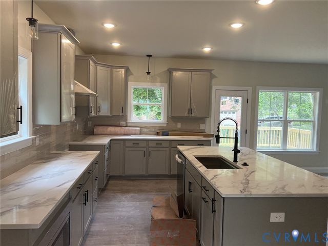 8365 Abbey Rd, Richmond, VA 23235