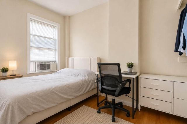 28 Phillips St 3, Boston, MA 02114