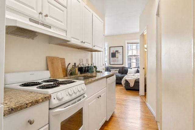 28 Phillips St 3, Boston, MA 02114