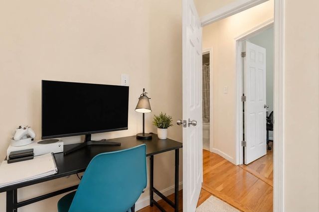 28 Phillips St 3, Boston, MA 02114