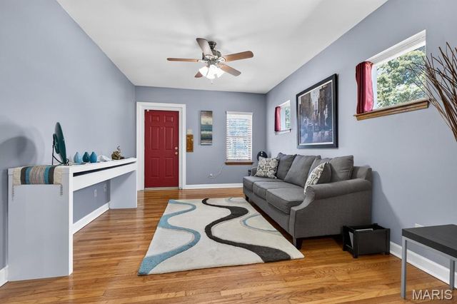 1470 Sproule Avenue, St Louis, MO 63139