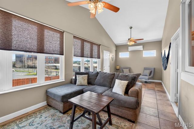 1470 Sproule Avenue, St Louis, MO 63139