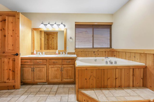 605 N LOAFER CANYON RD, Elk Ridge, UT 84651