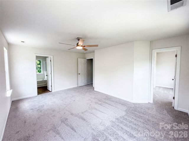 3621 Straussburg Woods Lane, Matthews, NC 28105