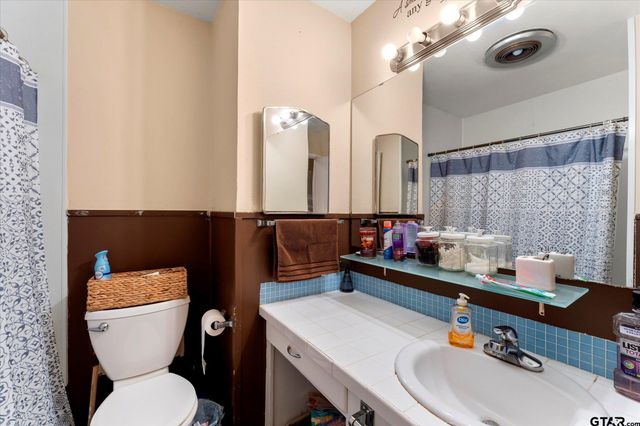 411 Redbud Ln, Mt Pleasant, TX 75455