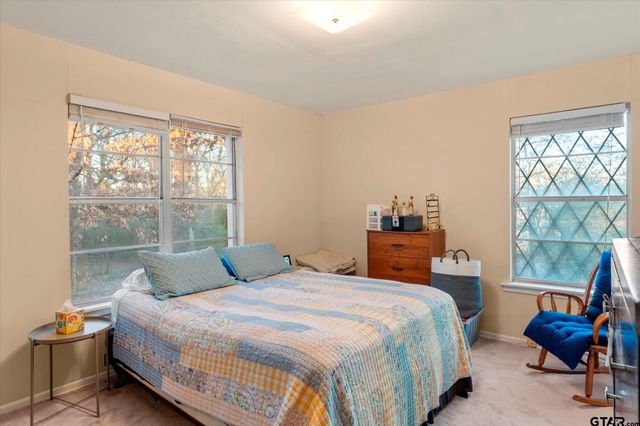 411 Redbud Ln, Mt Pleasant, TX 75455