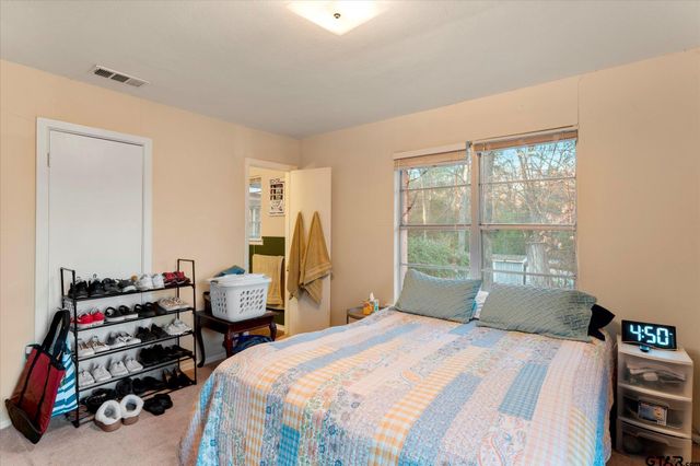 411 Redbud Ln, Mt Pleasant, TX 75455