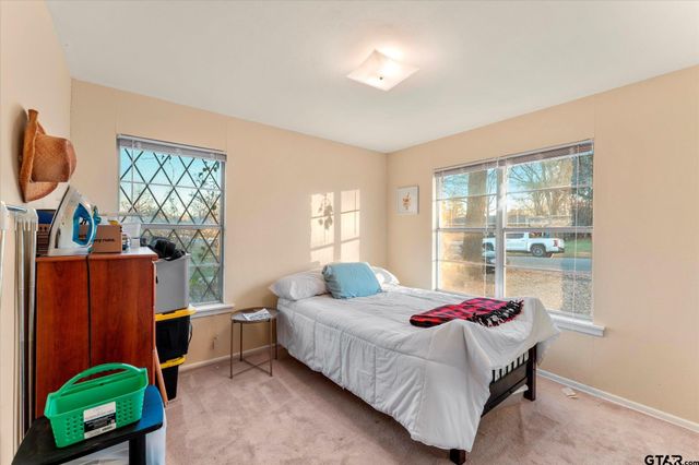 411 Redbud Ln, Mt Pleasant, TX 75455