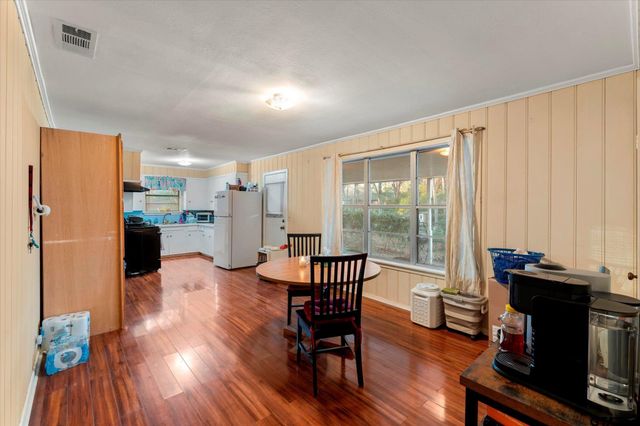 411 Redbud Ln, Mt Pleasant, TX 75455