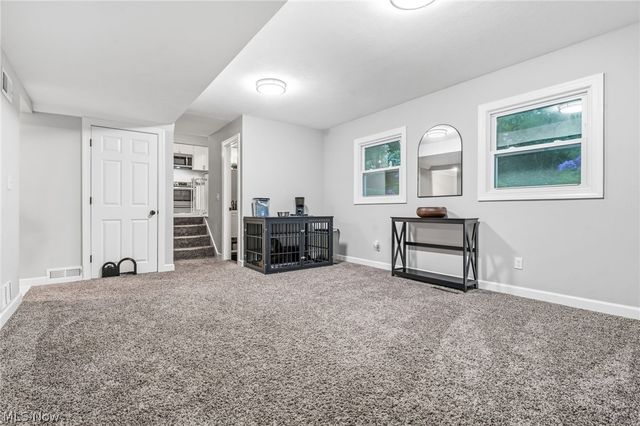 1884 Spring Valley Avenue NW, Canton, OH 44708