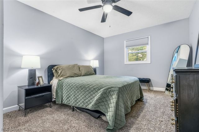 1884 Spring Valley Avenue NW, Canton, OH 44708