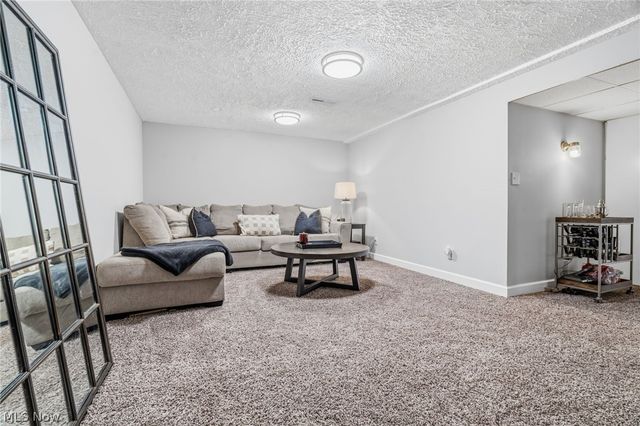 1884 Spring Valley Avenue NW, Canton, OH 44708