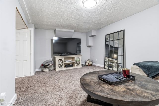 1884 Spring Valley Avenue NW, Canton, OH 44708