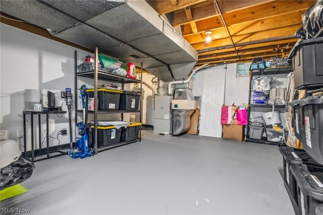 1884 Spring Valley Avenue NW, Canton, OH 44708