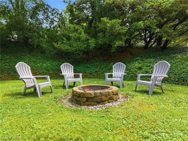 1884 Spring Valley Avenue NW, Canton, OH 44708