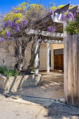 215 Hilltop, Paso Robles, CA 93446