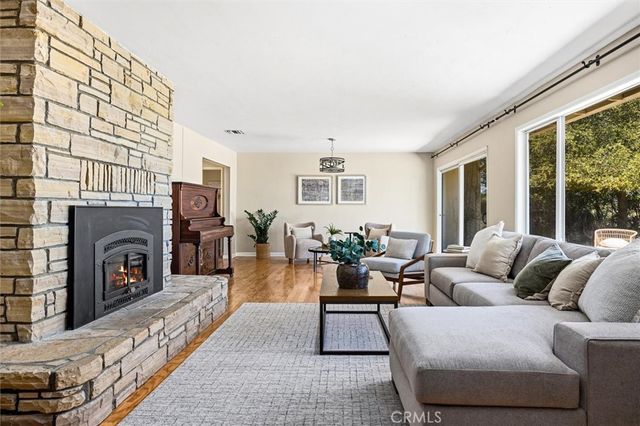 215 Hilltop, Paso Robles, CA 93446