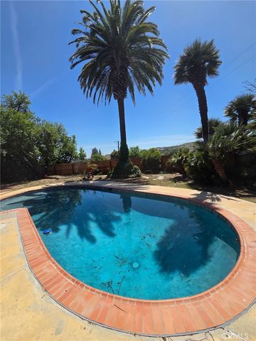 215 Hilltop, Paso Robles, CA 93446