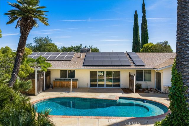 215 Hilltop, Paso Robles, CA 93446