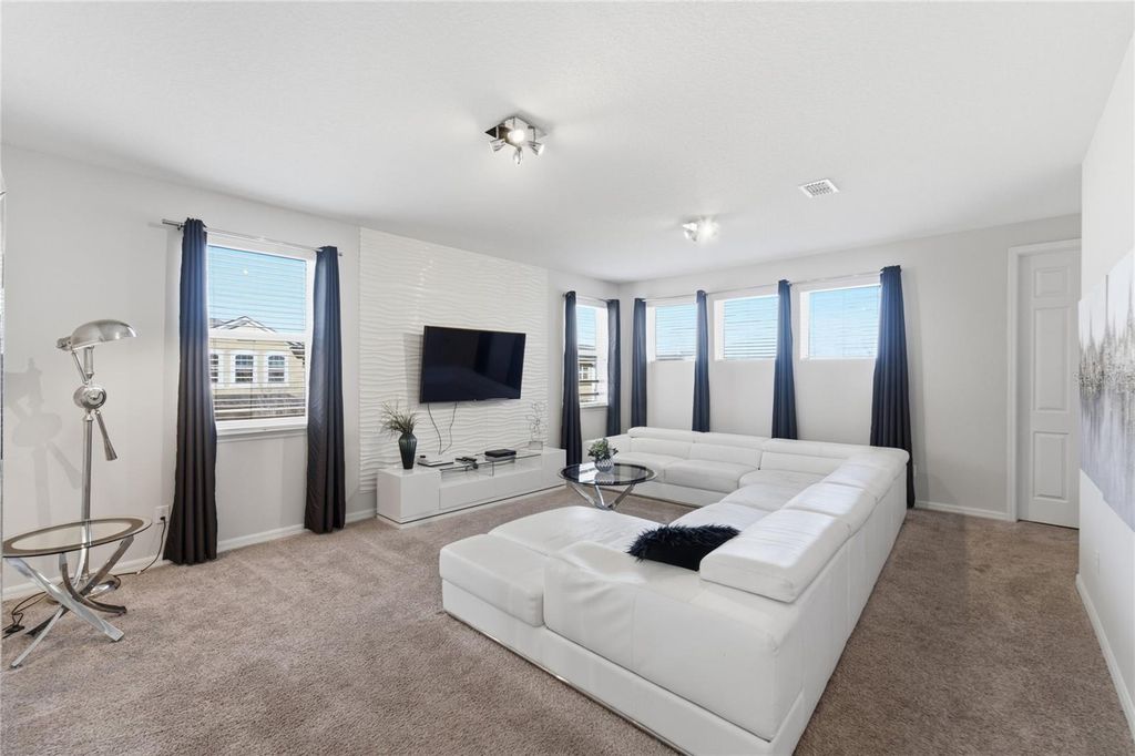 Image 22 of property listing at 9013 EGRET MILLS TERRACE, Kissimmee, FL 34747