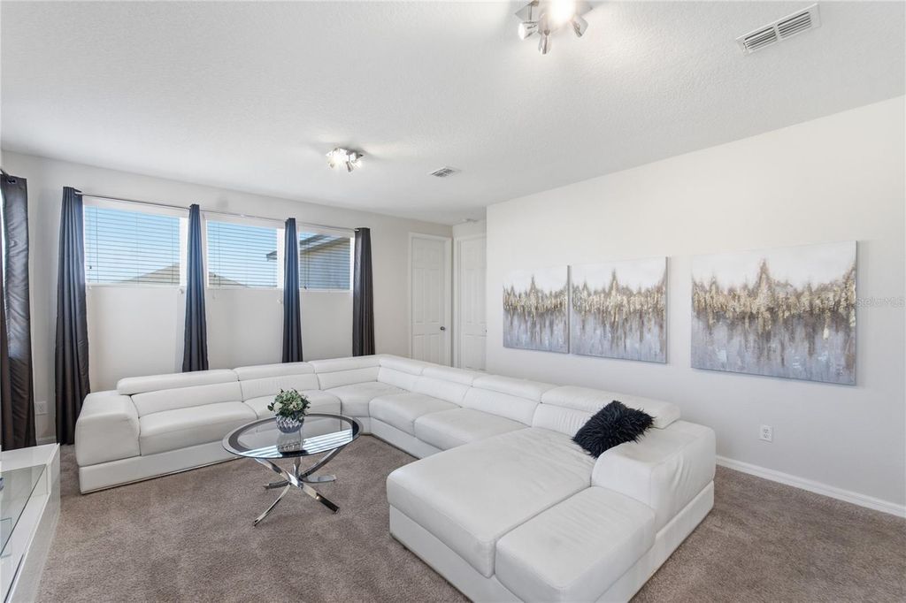 Image 23 of property listing at 9013 EGRET MILLS TERRACE, Kissimmee, FL 34747