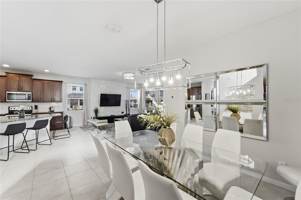 Image 4 of property listing at 9013 EGRET MILLS TERRACE, Kissimmee, FL 34747