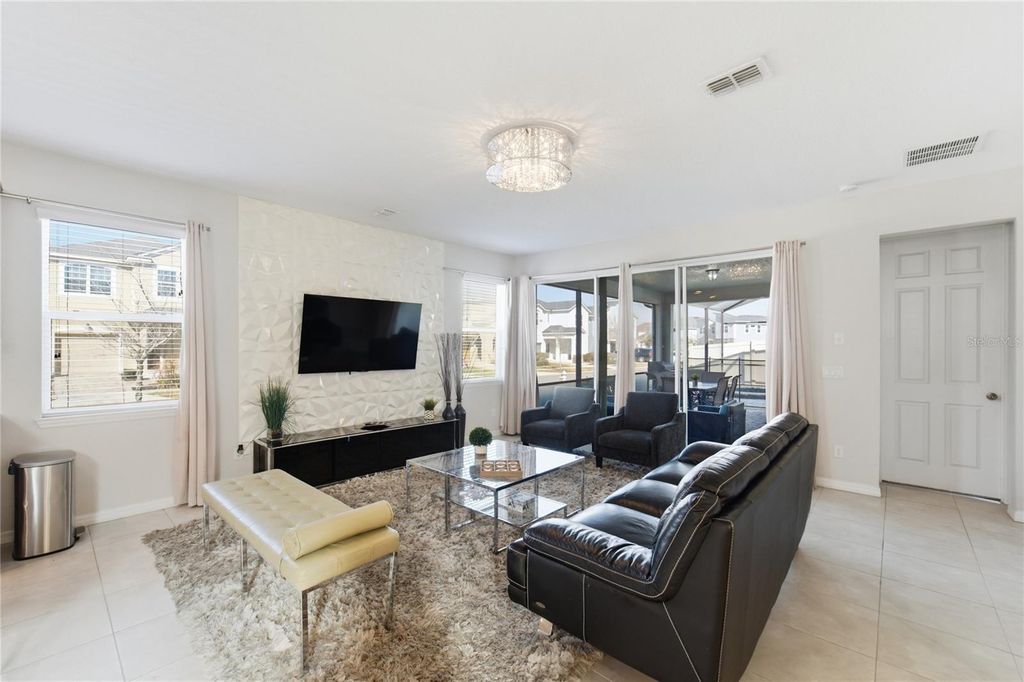 Image 5 of property listing at 9013 EGRET MILLS TERRACE, Kissimmee, FL 34747